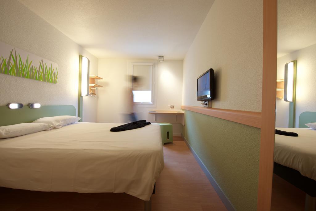 Ibis Budget Pau Lescar Exterior photo